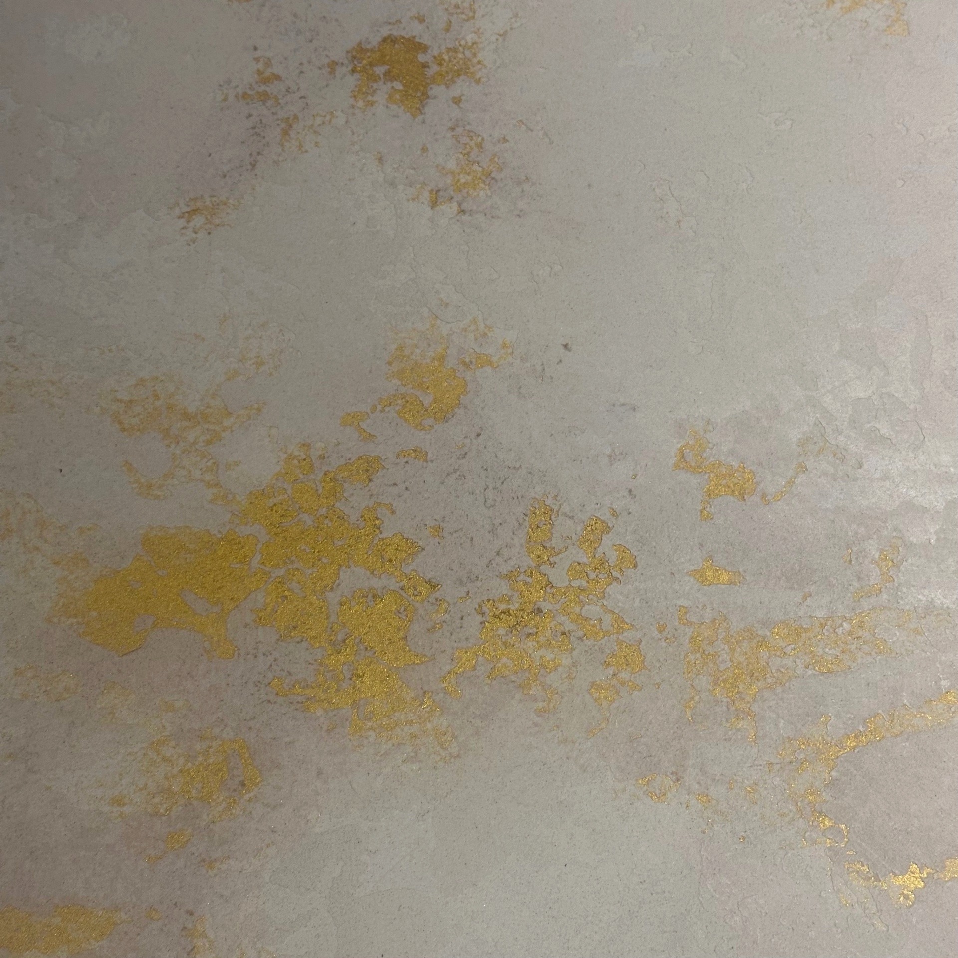 Champagne Mist — Soft Stone · Gold Leaf